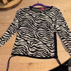 Guess Black and White Zebra Pattern Top